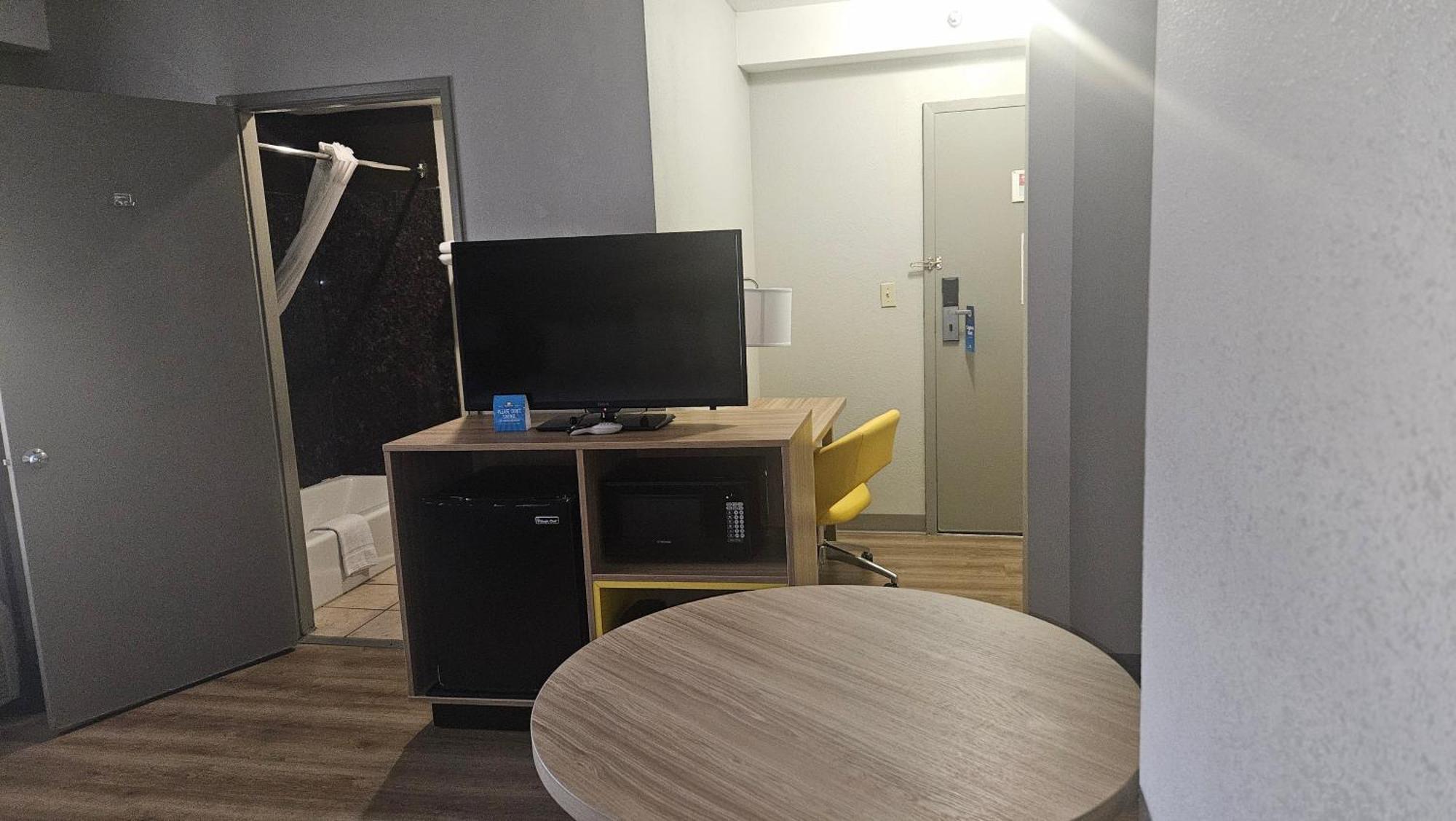 Days Inn & Suites By Wyndham Artesia Dış mekan fotoğraf