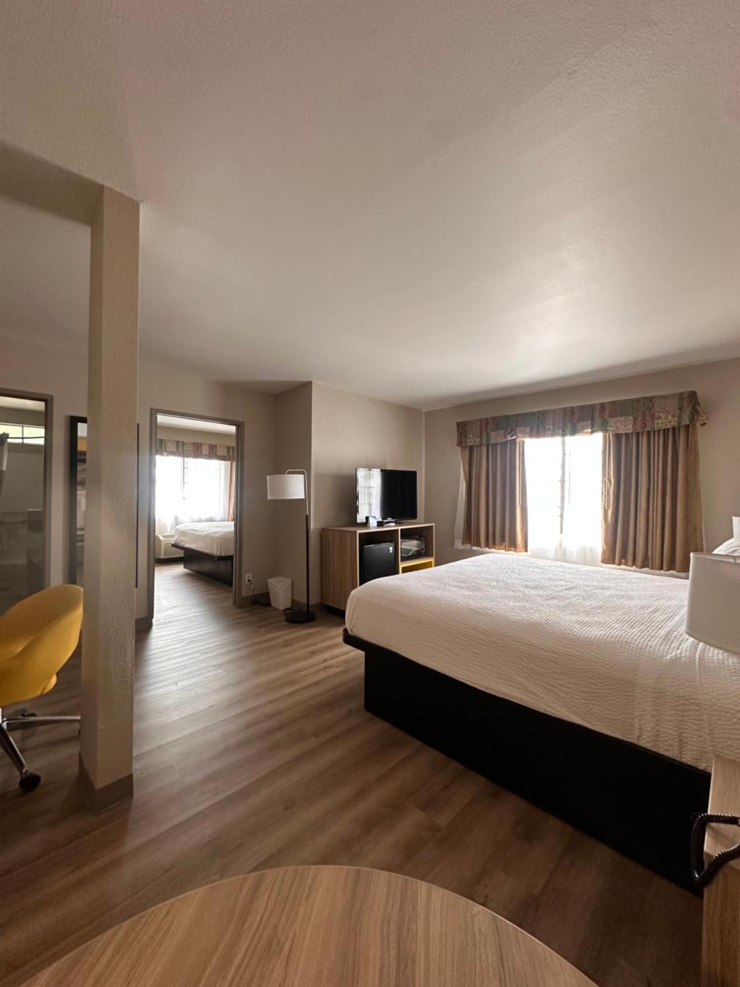 Days Inn & Suites By Wyndham Artesia Dış mekan fotoğraf