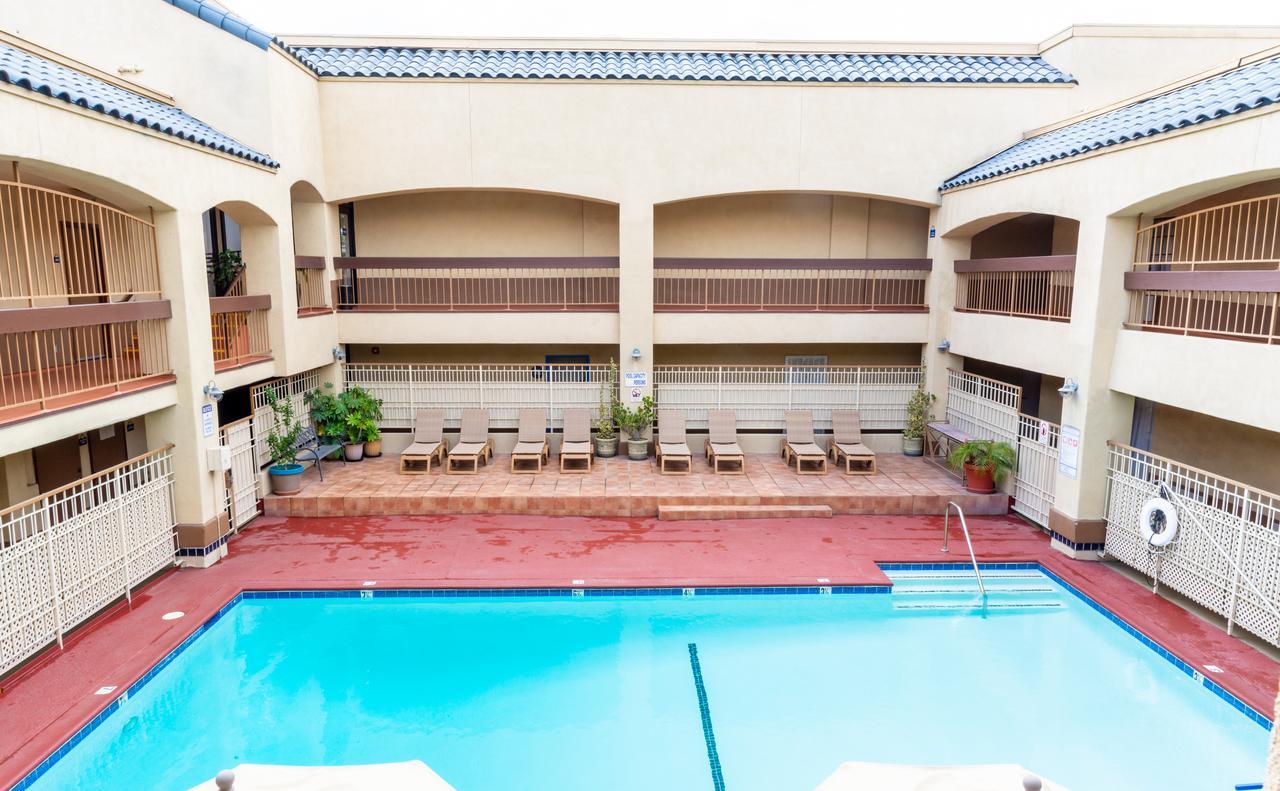 Days Inn & Suites By Wyndham Artesia Dış mekan fotoğraf